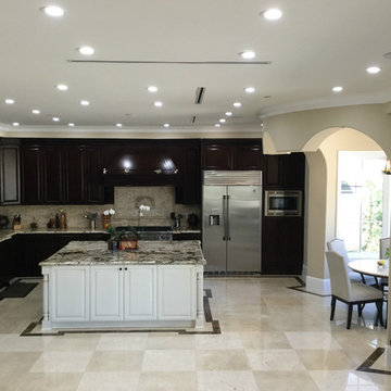 Kitchen by MF Construction & Design Inc.