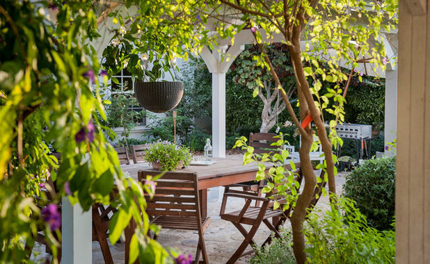 Unwind With 30 Gorgeous Garden Retreats