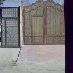 Riyadh Doors & Gates - Garage Doors And Openers