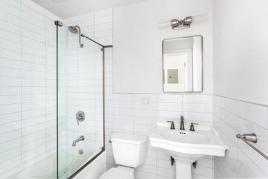 Bathroom - bathroom idea in New York