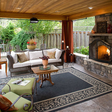 Outdoor Kitchens & Fireplaces