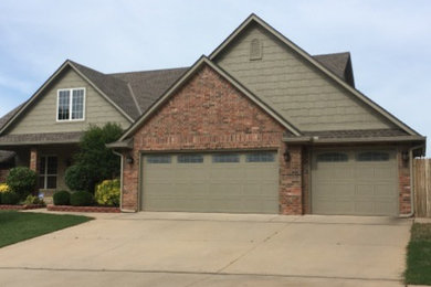 Elegant garage photo in Oklahoma City