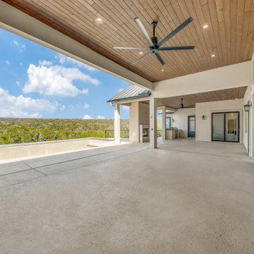Transitional: 5,087 ft², 5 BR/5.5 BA/1 ST