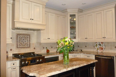 Kitchen - contemporary kitchen idea in Other