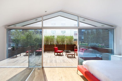 Deck - contemporary deck idea in New York