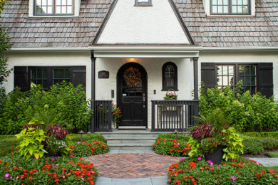 Elegant exterior home photo in Chicago