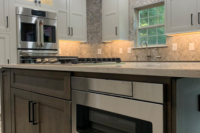 Kitchen - contemporary kitchen idea in Philadelphia