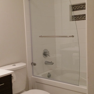 Modern Bathroom - Flat Specialty Melamine Doors with Horizontal Grain