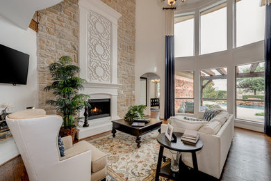 Inspiration for a transitional family room in Dallas.