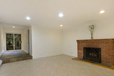 Example of a trendy living room design in New York
