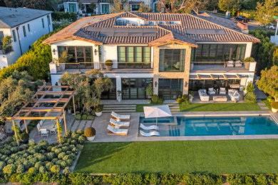 Home design - contemporary home design idea in Los Angeles