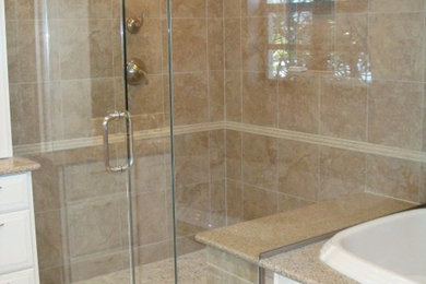 Example of a minimalist bathroom design in Miami
