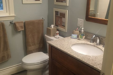 Example of a classic bathroom design in San Diego