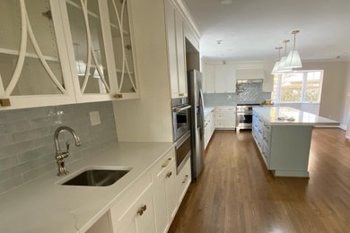 Example of a kitchen design in Baltimore