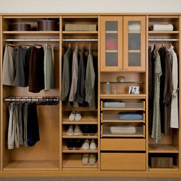REACH-IN CLOSETS