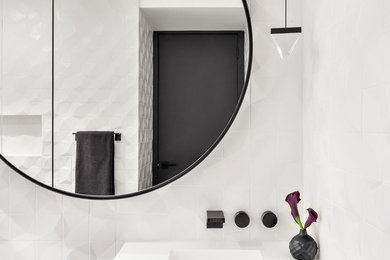 Bathroom - modern bathroom idea in New York