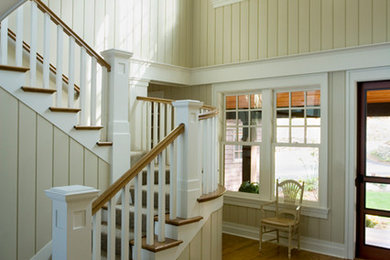 Design ideas for a traditional entryway in Boston.