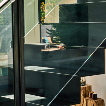 Indoor/Outdoor Hillside Living