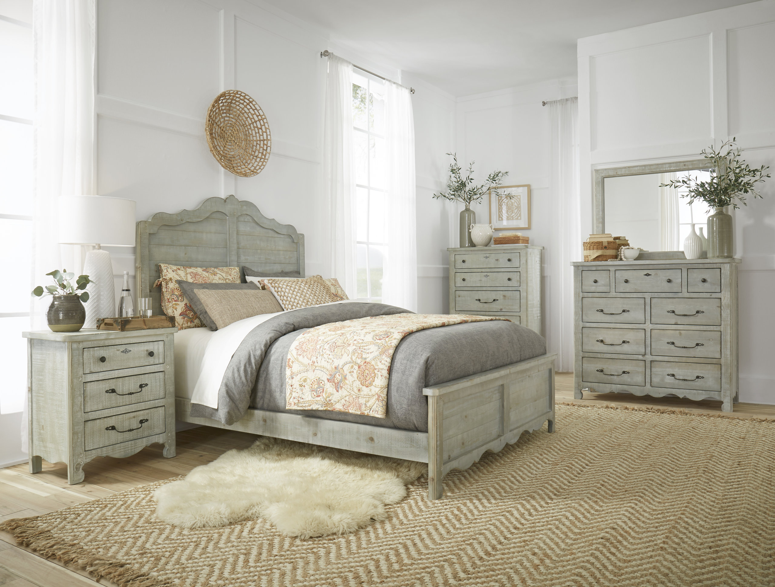 Drawer Dresser in Distressed Mint