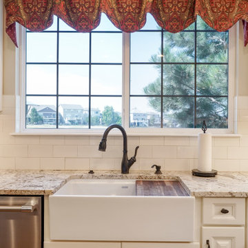 Bent Oaks Street - Traditional Elegance Kitchen