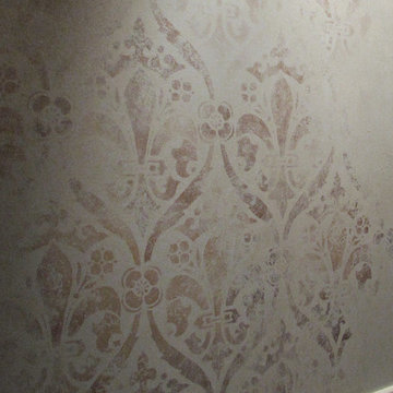 Aging Gracefully: Aged and Stenciled Pattern on Dining Room Walls