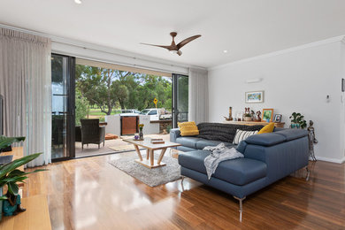 This is an example of a modern living room in Perth.