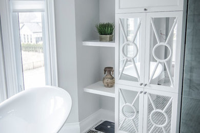 Bathroom - transitional bathroom idea in Montreal
