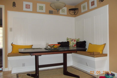 Kitchen - contemporary kitchen idea in St Louis