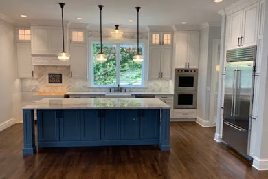 Trendy kitchen photo in Chicago