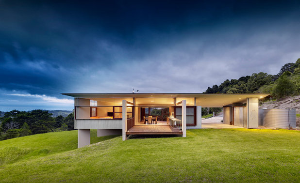 Modern Exterior by Acacia Joinery Pty Ltd