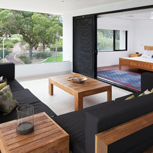 Coombs, Balcony