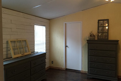 Inspiration for a country home design remodel in Houston