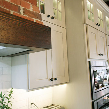 Charming Virginia Colonial Kitchen with Shaker Style Cabinets