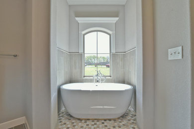 Transitional bathroom photo in Dallas