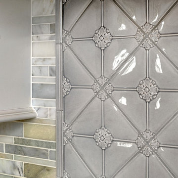 Alexandria Bright Appeal: White Kitchen with Peninsula