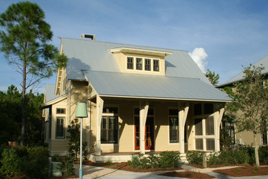 Exterior home idea in Miami