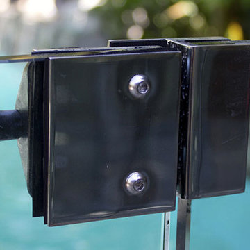 Glass pool fences