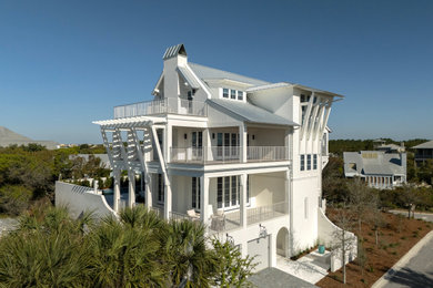 Coastal exterior home idea in Miami