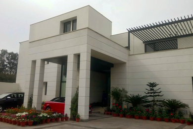 Example of an asian entryway design in Delhi