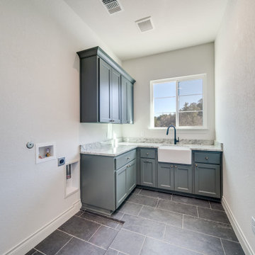 Spanish: 3,430 ft², 4 BR/3.5 BA/1 ST