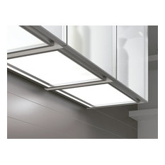 Paneles en la base del armario