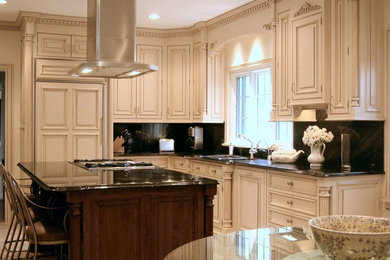 Inspiration for a timeless kitchen remodel in St Louis