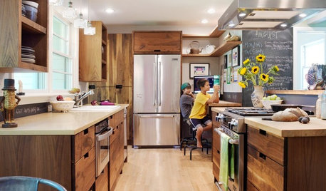 Painted vs. Stained Kitchen Cabinets: A Comparison