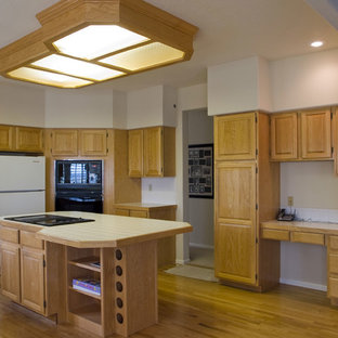 Traditional Kitchen Design with Custom Office Space