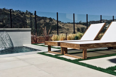 Example of a minimalist pool design in Orange County