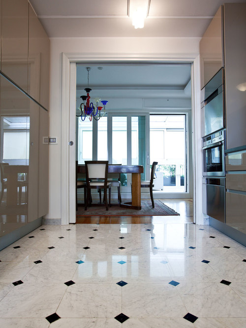 Pavimento marmo bianco carrara con intarsi marmo nero Pavimento marmo bianco