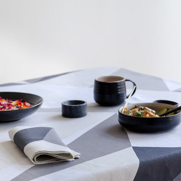 Huddleson - Artistic Contemporary Table Linens