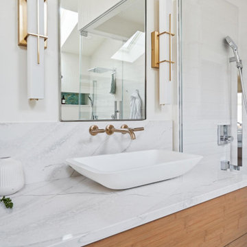 Primary Bath With a Built-in Spa