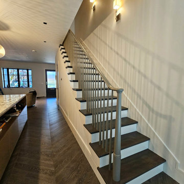 Project #112 | Traditional Staircase with Continuous Rail System