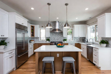 Kitchen - transitional kitchen idea in Atlanta